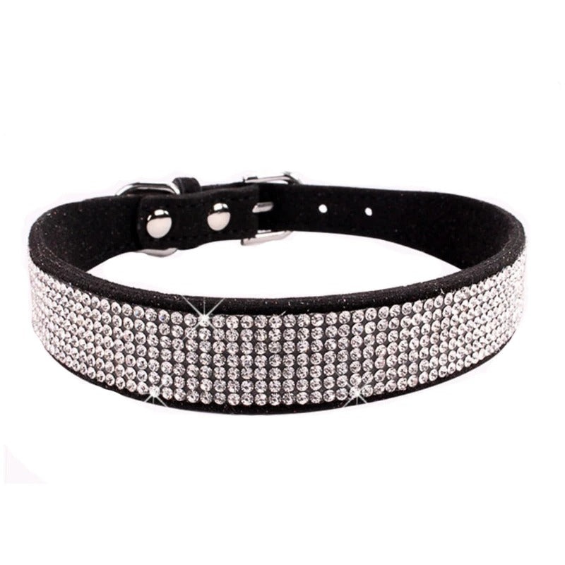 Collana polsino scintillante con paillettes per un look glamour