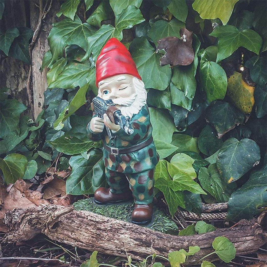 Drelix - Gnomo da giardino militare resistente per gioco e decorazione