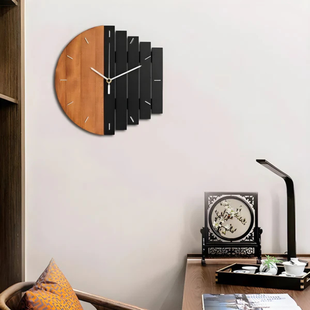 Orologio da parete grande in legno Vesper Luxe per un soggiorno elegante