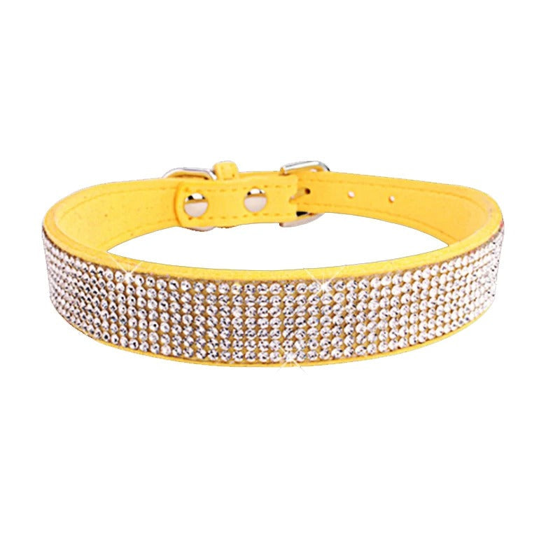 Collana polsino scintillante con paillettes per un look glamour