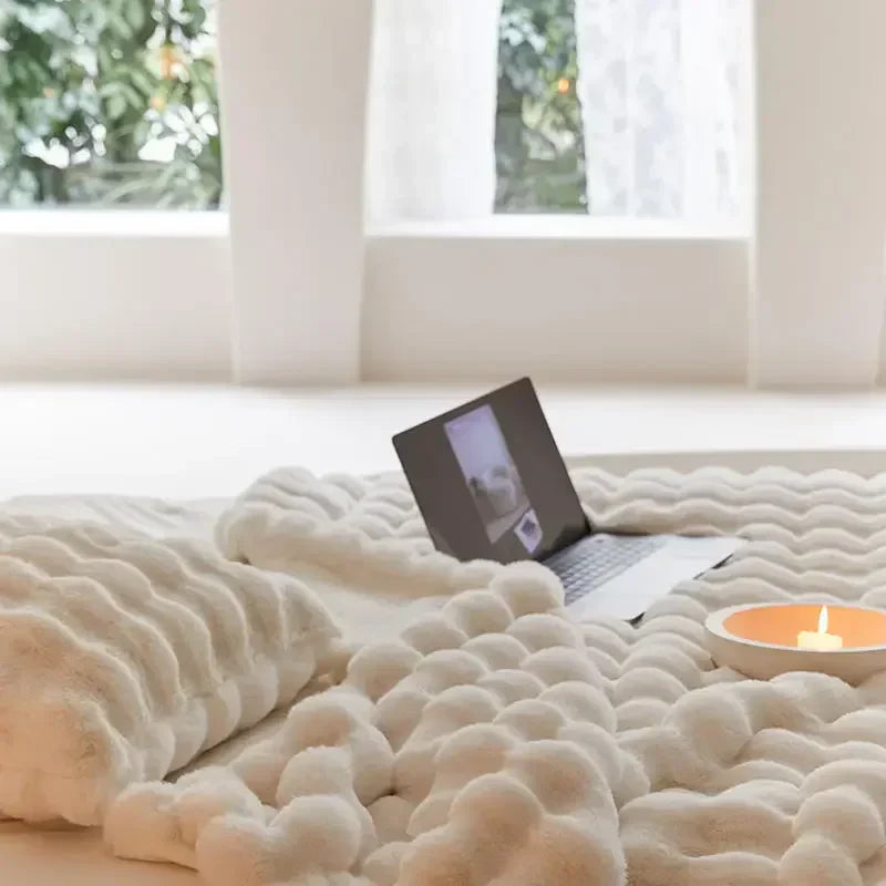 Comfort Estremo: Morbida Coperta in Pile per Coccolarsi a Letto e sul Divano, Ideale per Tutto l'Anno