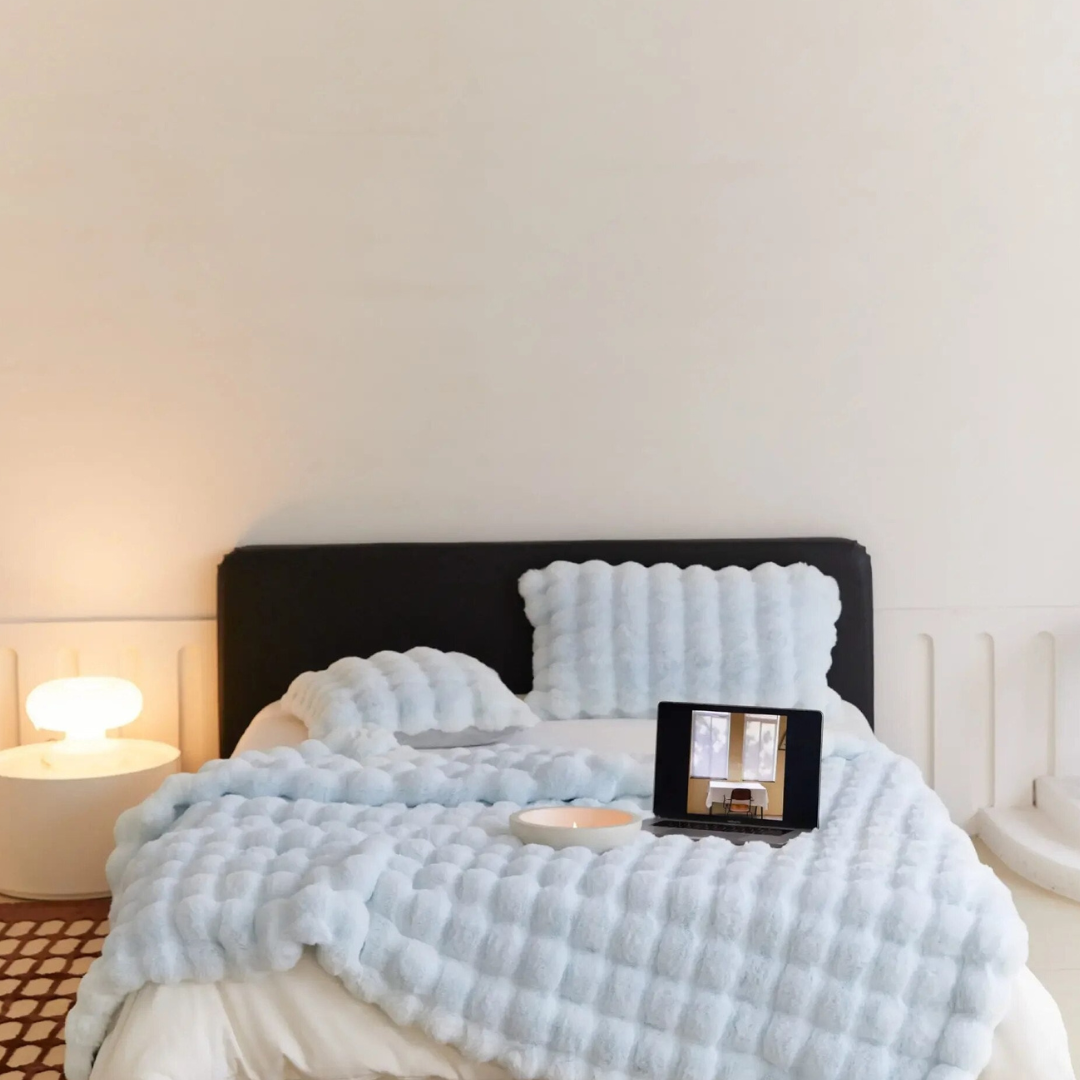 Comfort Estremo: Morbida Coperta in Pile per Coccolarsi a Letto e sul Divano, Ideale per Tutto l'Anno