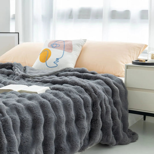 Coperta di Pelliccia Sintetica Lussuosa a Doppia Faccia – Comfort Estremo, Morbida ed Elegante Accessorio per la Casa