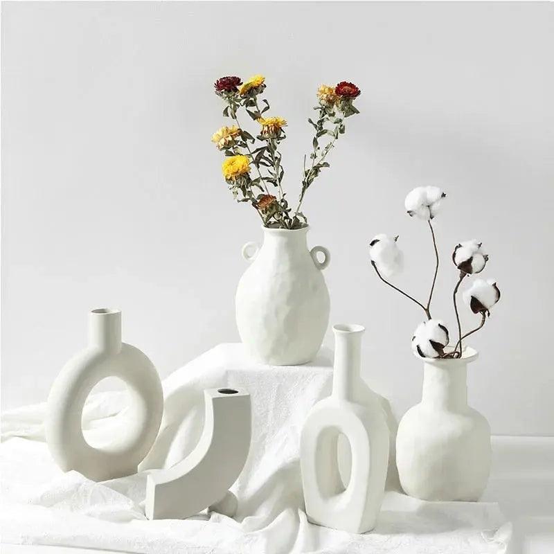 Vaso in ceramica bianca fatto a mano