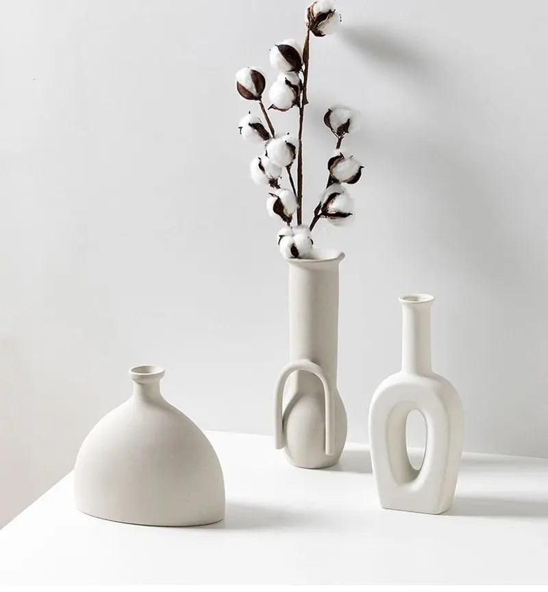 Vaso in ceramica bianca fatto a mano