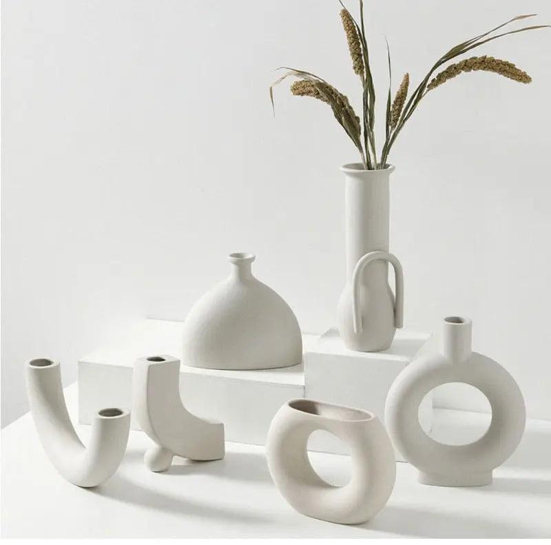 Vaso in ceramica bianca fatto a mano