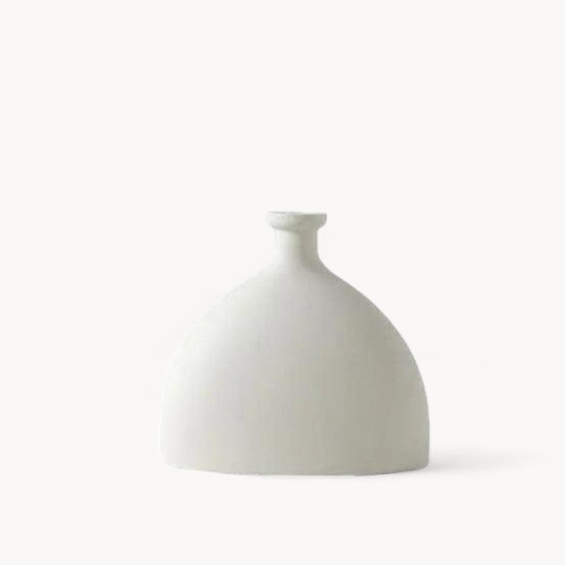 Vaso in ceramica bianca fatto a mano