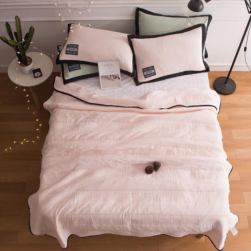 Coperta Estiva Fresca e Confortevole CoolBreeze - Cotone Leggero e Fibra di Bambù per Notti Perfettamente Fresche