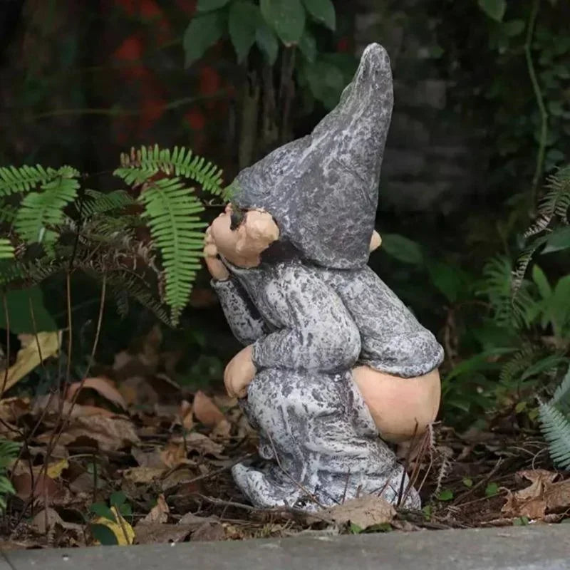 Niobe - Incantevole Figurina di Gnomo in Legno per il Tuo Giardino e Prati