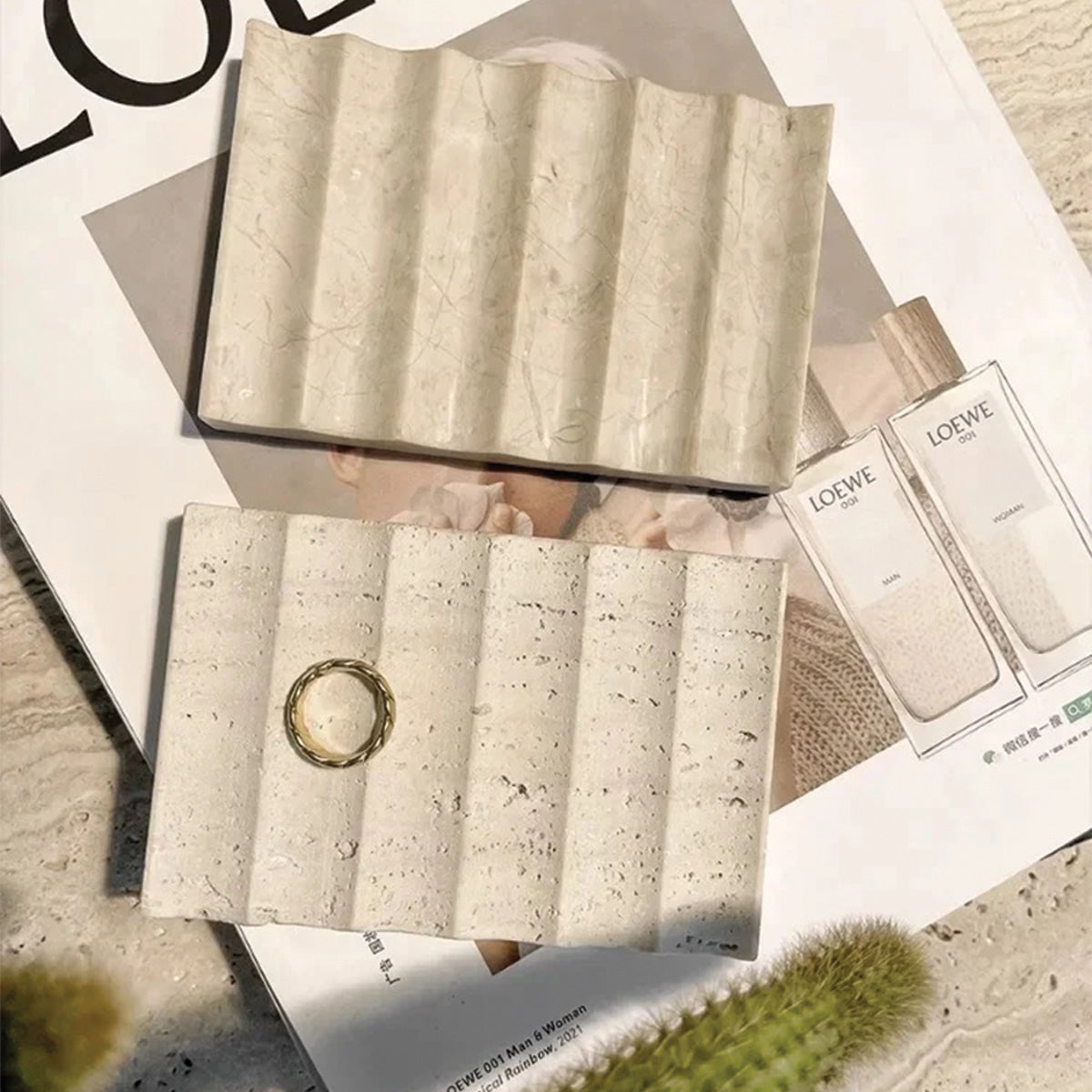 Elegante vassoio in pietra Cannelé | Design raffinato in pietra naturale per una decorazione d'interni sofisticata