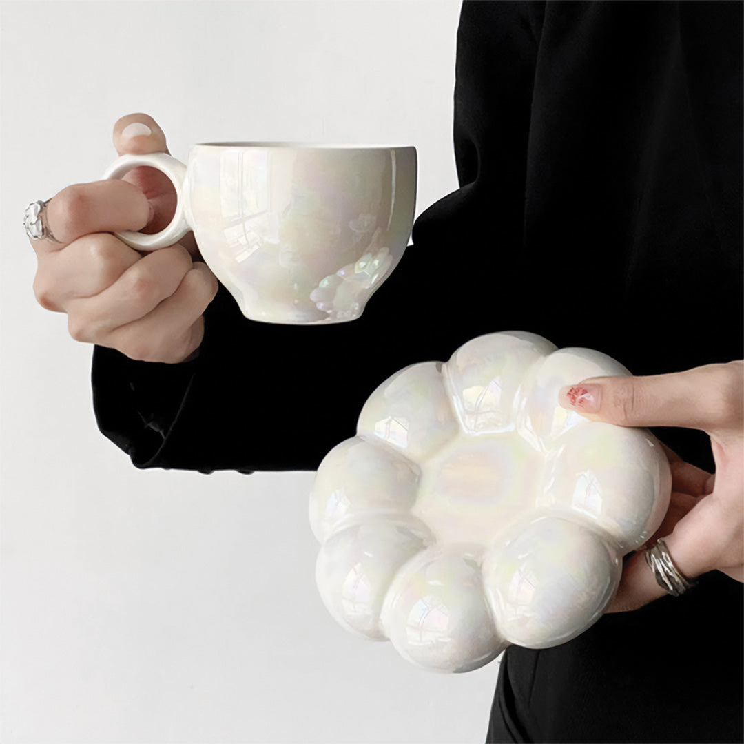 Tazza elegante con girasole e motivo floreale perfetta per una colazione splendida