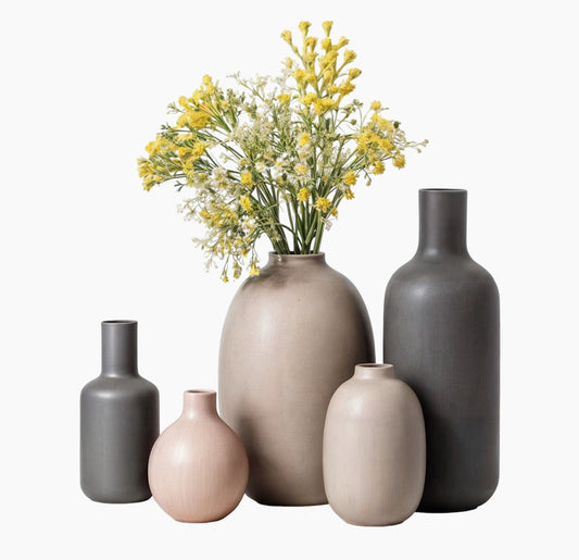 Collezione moderna di vasi in ceramica