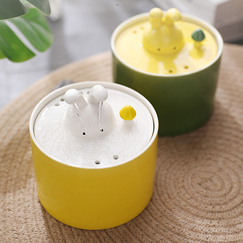 Distributore d'acqua elegante per un coniglio sano e felice