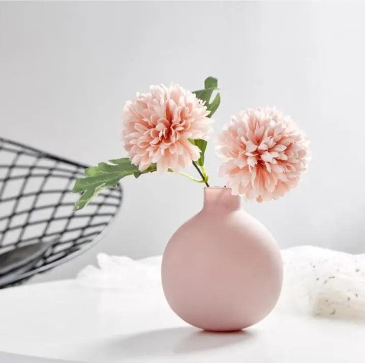 Collezione moderna di vasi in ceramica