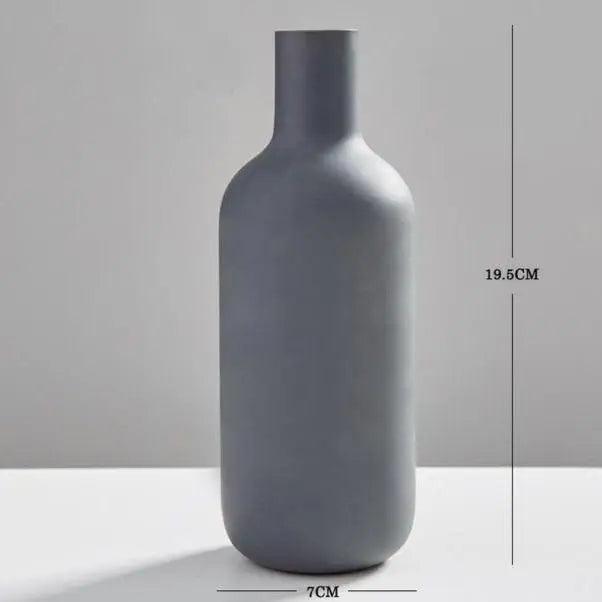 Collezione moderna di vasi in ceramica