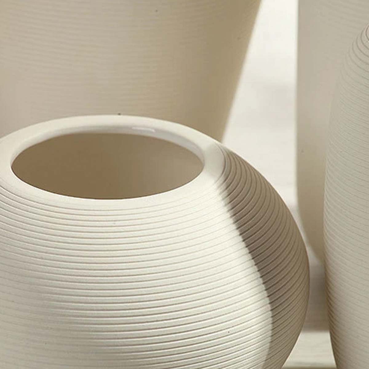 Vasi in ceramica fatti a mano | Decorazioni eleganti e uniche per il tuo interno