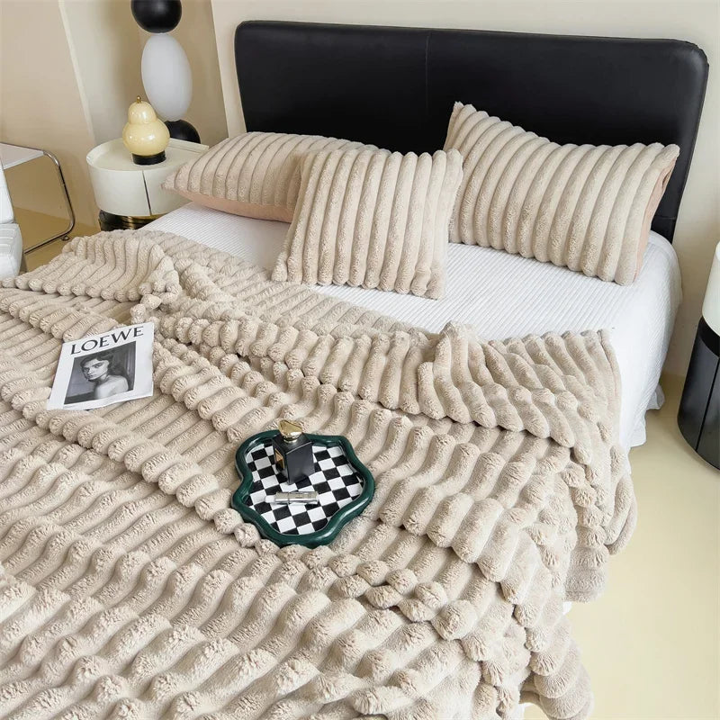 Comfort supremo: Coperta in pile morbida e calda con un accogliente motivo a quadri per giornate autunnali avvolgenti e serate invernali