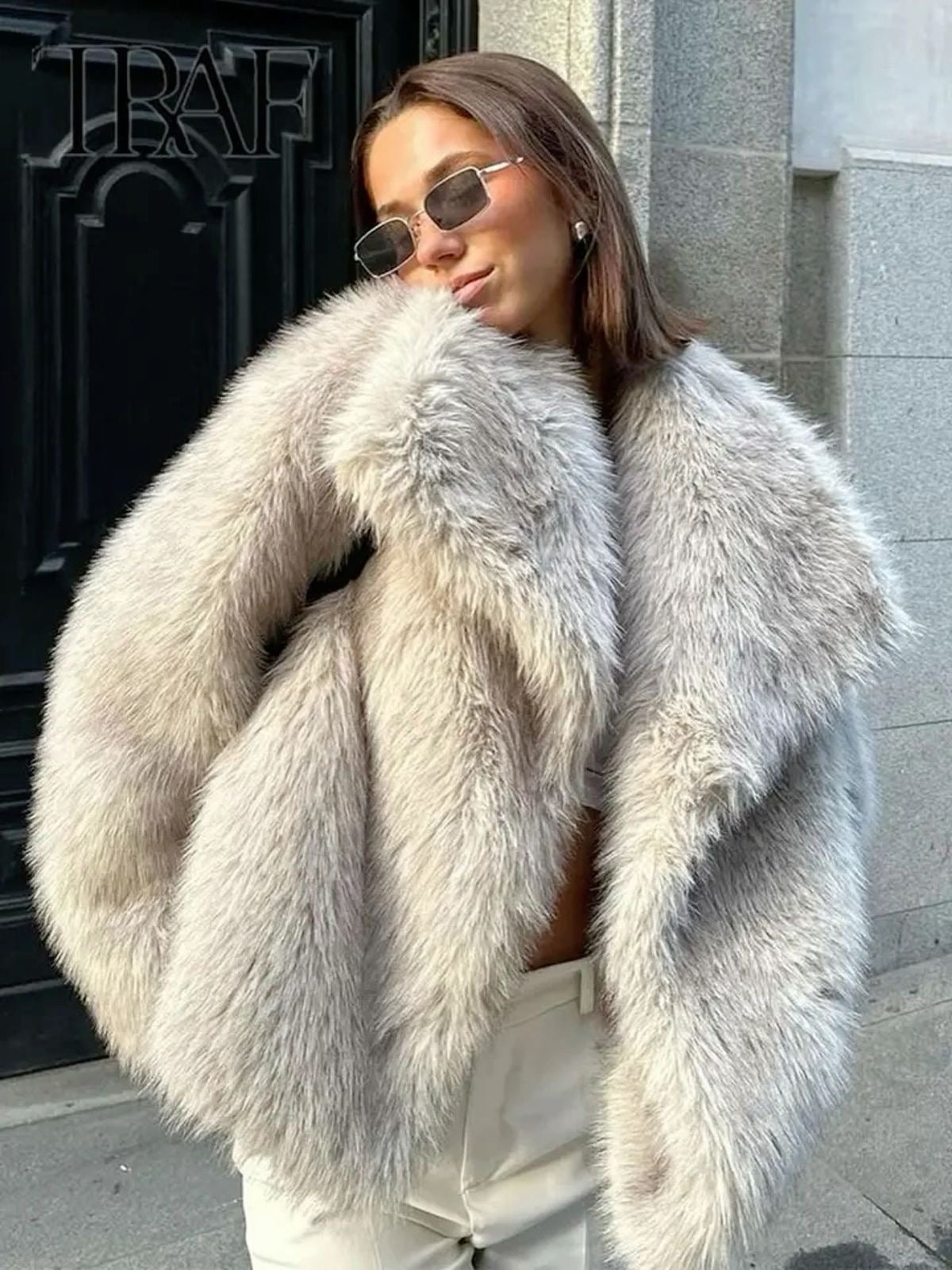 Luxury and Comfort Warm Fur Coat for Women - The Perfect Winter Outfit