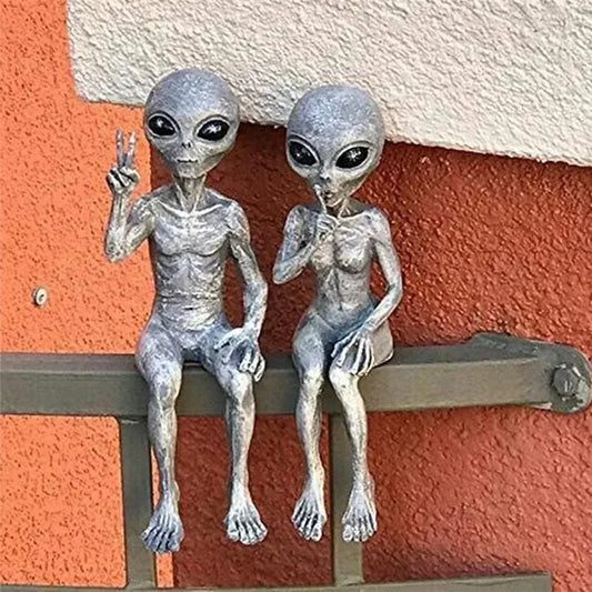 Aethra - Immagine misteriosa aliena in resina con UFO per decorazione unica da giardino
